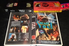 Beast-You-frontback-BRD-VHS-FOTO-wendecover02-mike-hunter-RSF-uk501