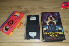 Grandmothers-House-front-BRD-VHS-FOTO-empire-hartbox-RSF-uk501