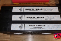 09.-Sigin-in-the-Rain-BRD-Limited-Edition-3VHS-BOX-3333-Stueck-7-TAPES